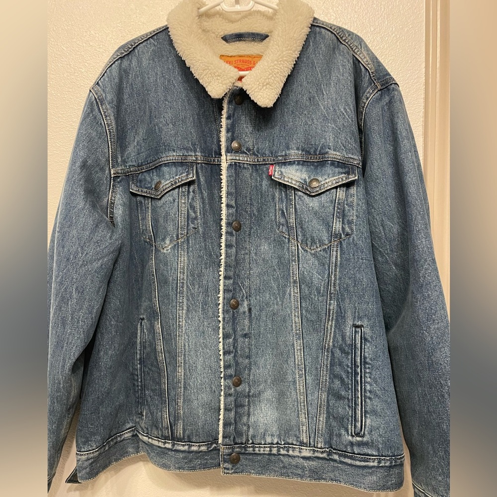 Levi’s Men’s Sherpa Lined Trucker Jacket